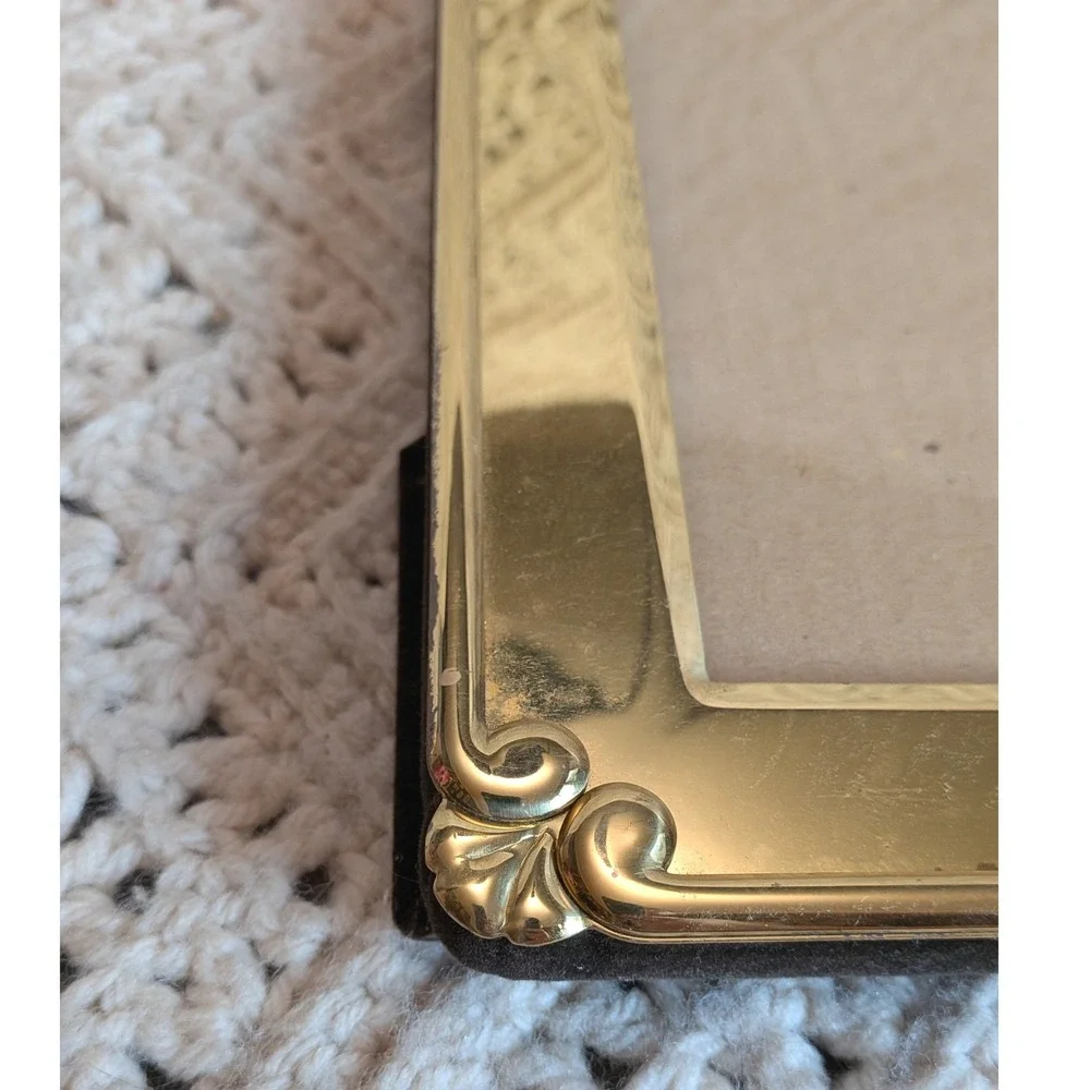 Vintage Gold Tone Metal 8x10 Picture Frame Scroll Corner Detail Tabletop Decor